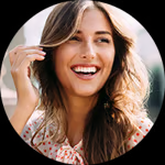 Eleanor M.| Pet Lifestyle & Gift Curator