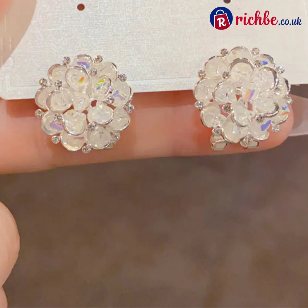💎 2026 Sale, Over 52,000 Sold!✨ Elegant Floral Stud Earrings – Sparkling Detail & Lightweight Comfort 🌸 - White