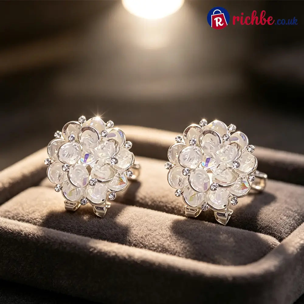 💎 2026 Sale, Over 52,000 Sold!✨ Elegant Floral Stud Earrings – Sparkling Detail & Lightweight Comfort 🌸 - White