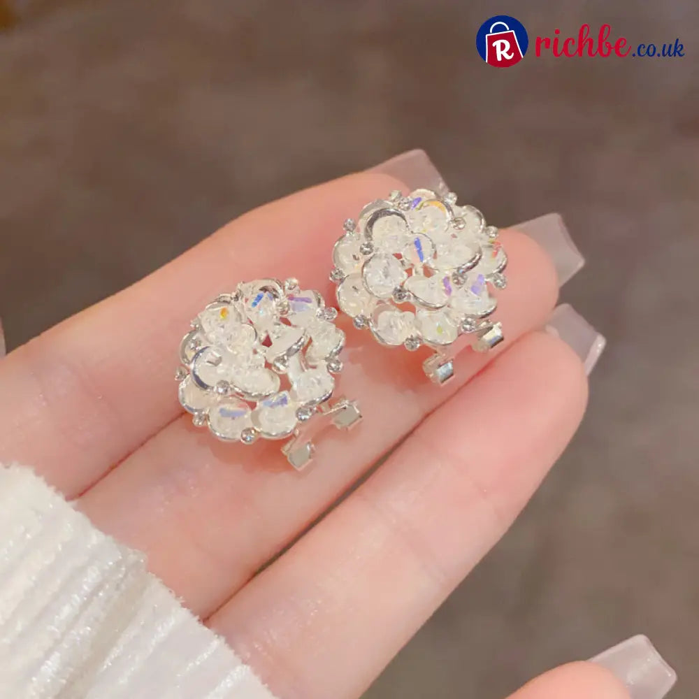 💎 2026 Sale, Over 52,000 Sold!✨ Elegant Floral Stud Earrings – Sparkling Detail & Lightweight Comfort 🌸 - White