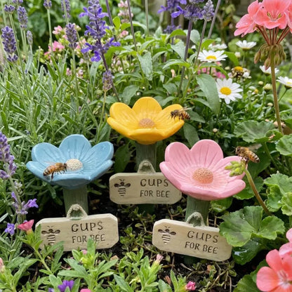 🌸Flower-Shaped Resin Bee Watering Station🐝