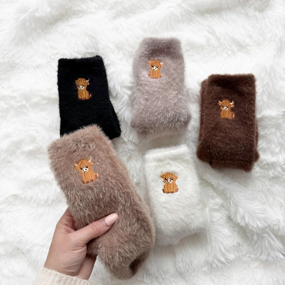 🐮5 Pairs Fuzzy Highland Cow Socks