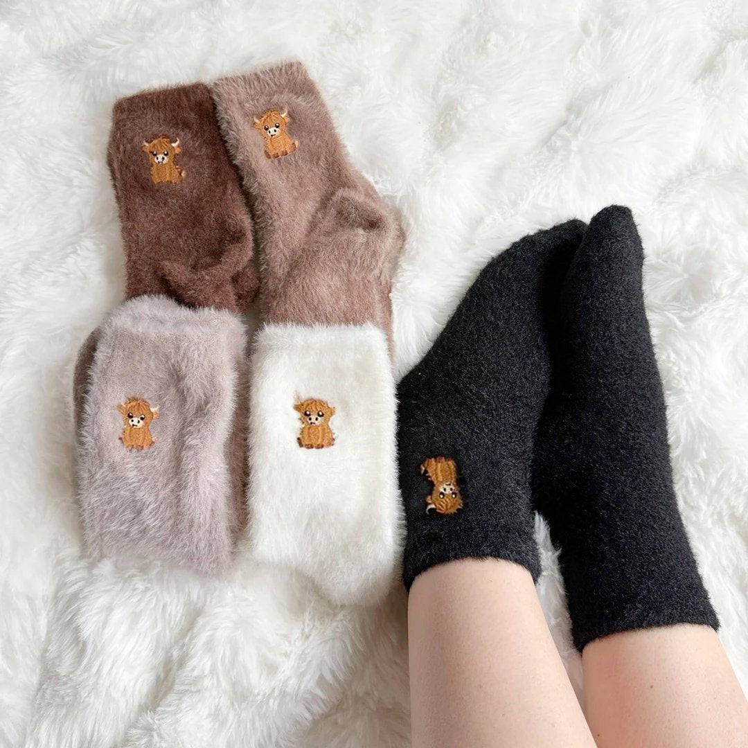 🐮5 Pairs Fuzzy Highland Cow Socks
