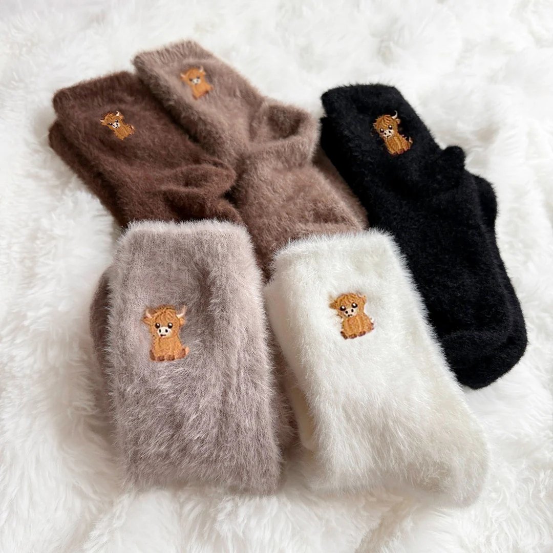 🐮5 Pairs Fuzzy Highland Cow Socks