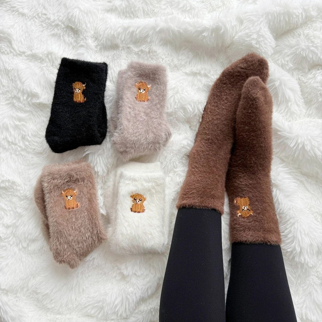 🐮5 Pairs Fuzzy Highland Cow Socks