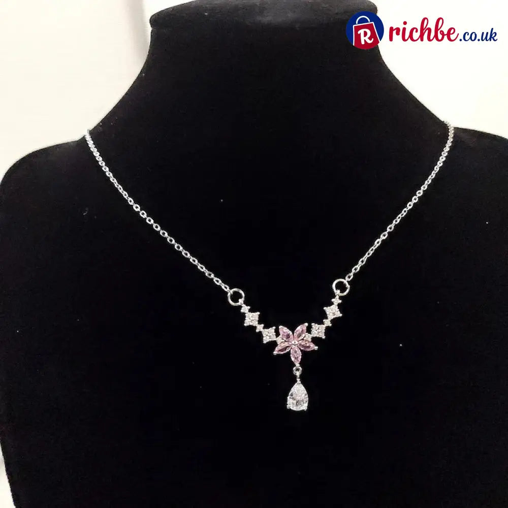 🌸🌟Bridgerton Inspired Floral Necklace
