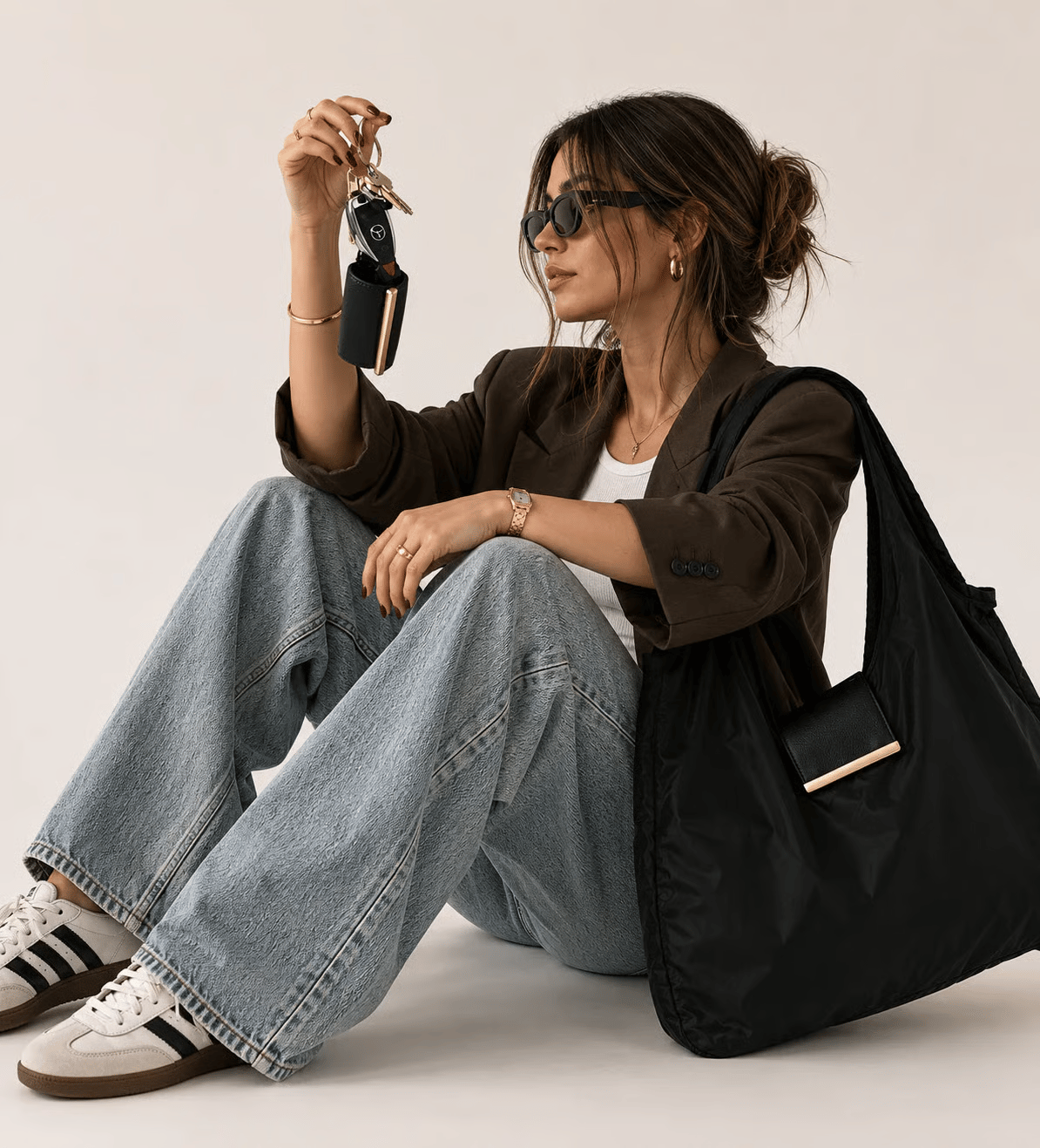 Toworkact™ Varelli Charm Transformable Bag – Stylish Vegan Leather Tote & Keychain Charm