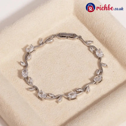 🎁💞Dainty Rose Bracelet - Silver / White