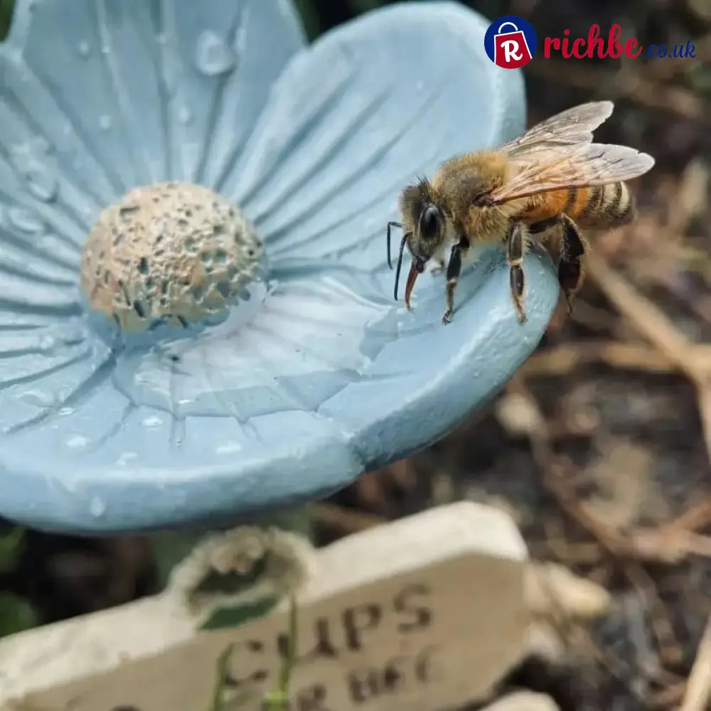🌸Flower-Shaped Resin Bee Watering Station🐝