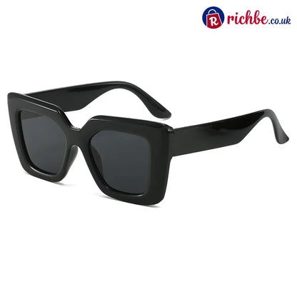 Statement Square Sunglasses 🔆😎 - Black frame with dark grey lens - Hot Sale